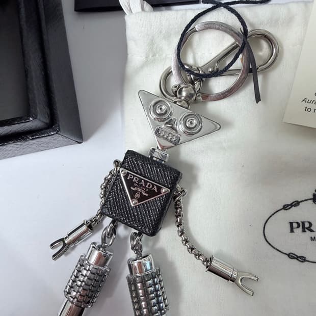 [정품] 프라다 로봇 키링 