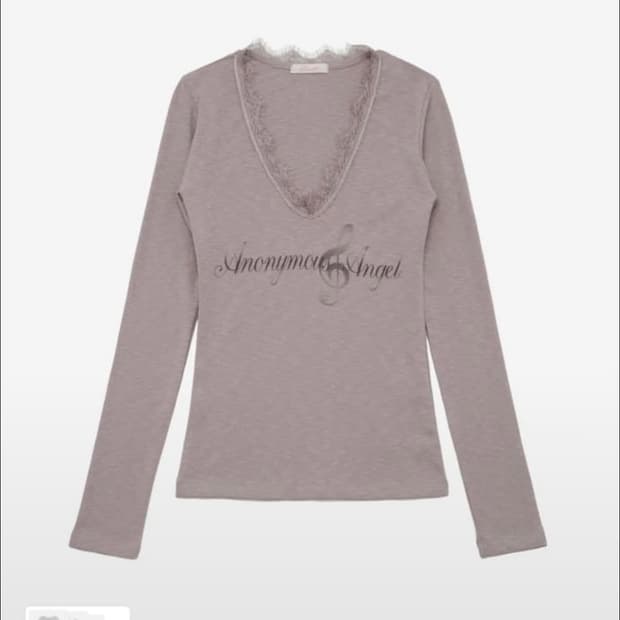 레이스 프린트 라일락 티셔트