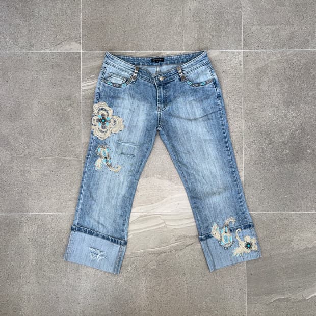 Washing denim fairy embroidered capri pt
