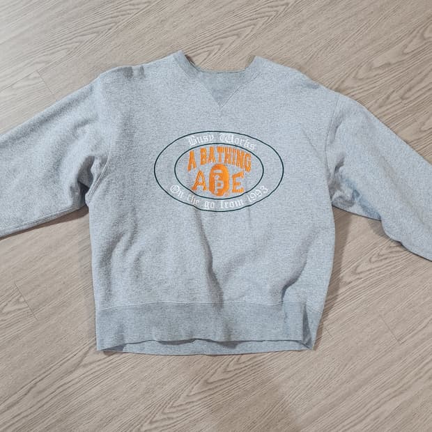 베이프 크루넥 맨투맨 M사이즈