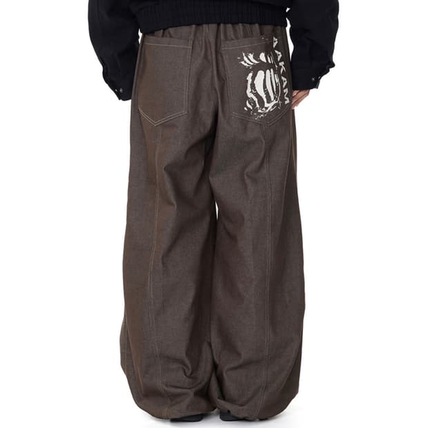 아캄 Knee Pin-tuck Printed Denim Pants (Br