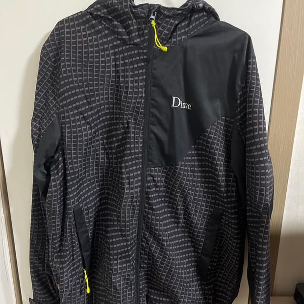 Dime warp shell windbreaker