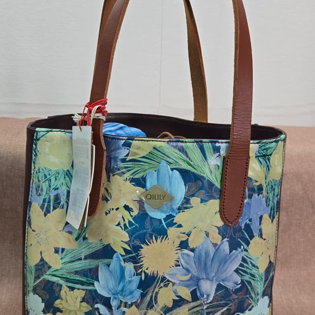 Oillily 새상품 오일릴리 플라워 패턴 토트백