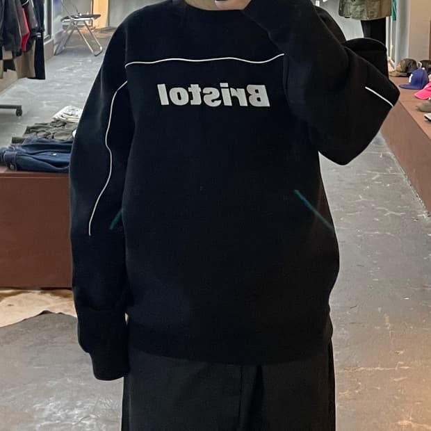 브리스톨 사이드라인 빅로고 블랙 맨투맨 H2110