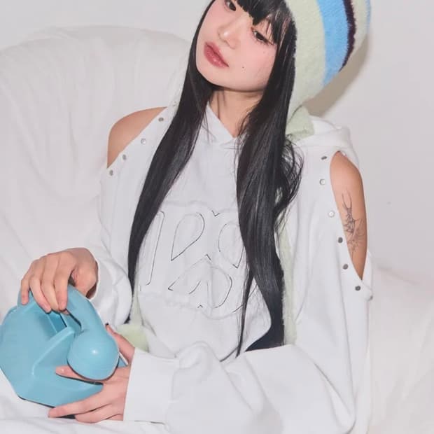 일리고 컷아웃 오버핏 후드티 화이트m