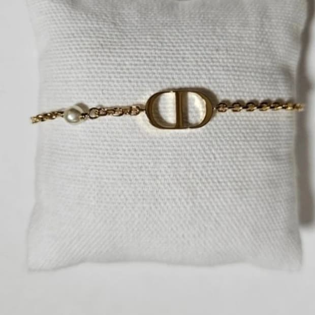 정품 디올 PETIT CD팔찌 판매합니다