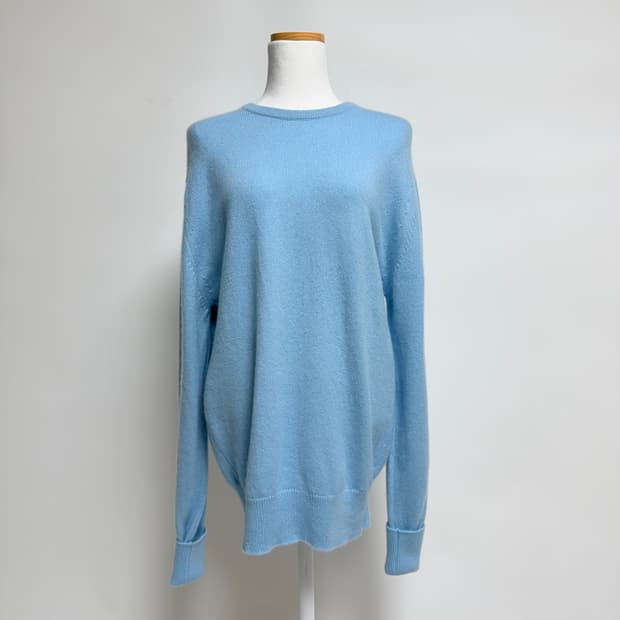 [캐시미어 100%] 스카이블루 라운드 니트