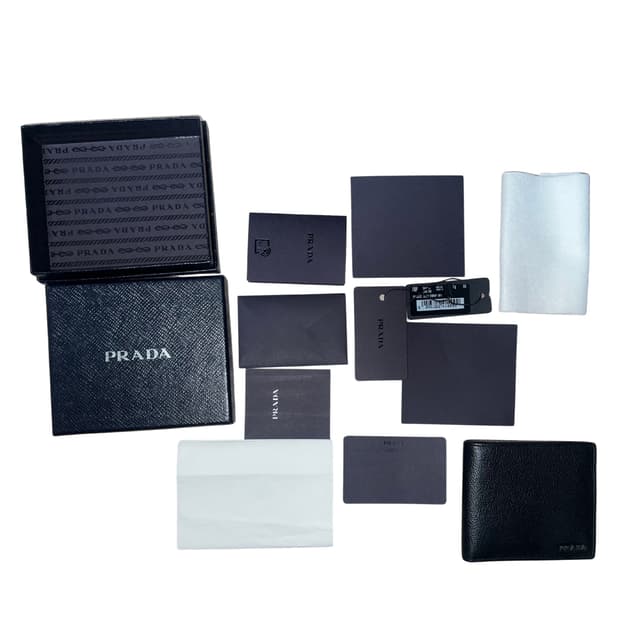 [급매][풀박] PRADA Black Leather Wallet