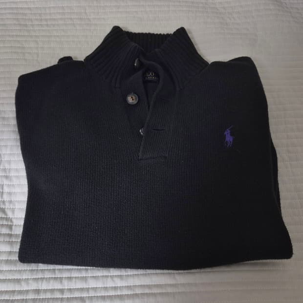 폴로 니트 검정 팝니다. s(95)