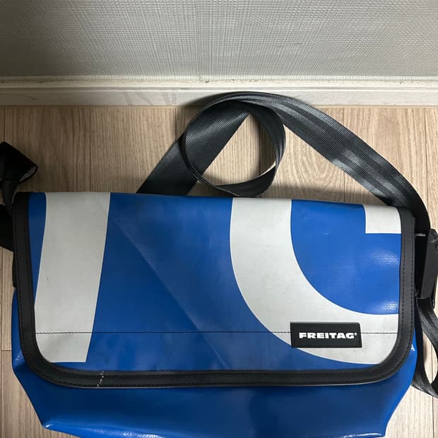 프라이택 크로스백 급처