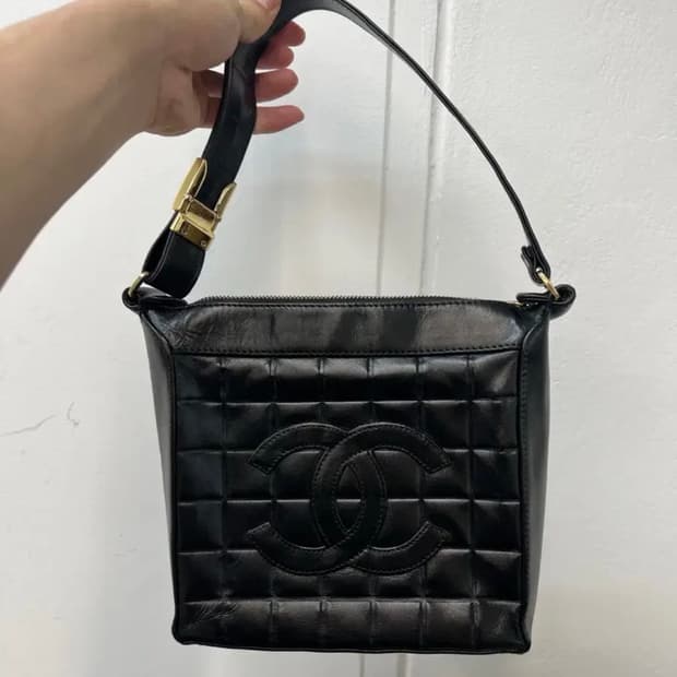 (빈티지) 샤넬 정사각 초코바 숄더백