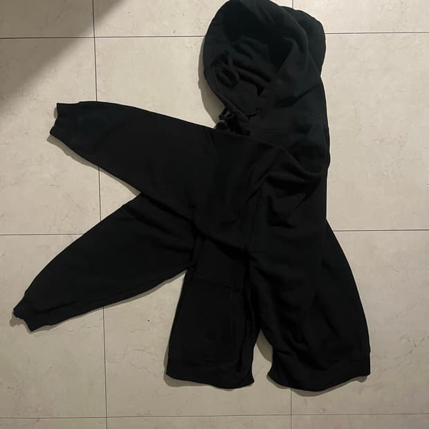 스탠드얼론 절개 후드티