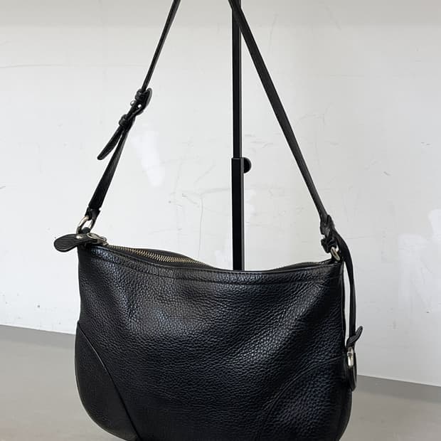 살바토레 페라가모 레더 숄더 백