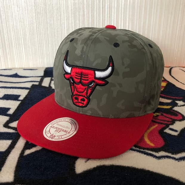 NBA 미첼앤네스 시카고불스 카모스냅백/모자