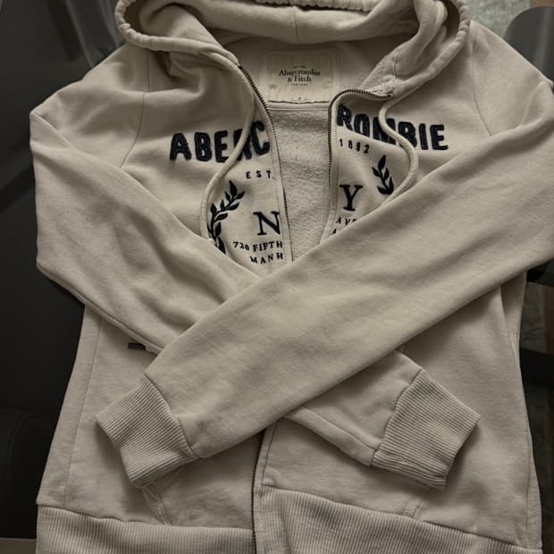 아베크롬비 화이트 슬림핏 후드집업