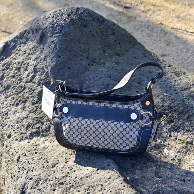 셀린느 마카담 캔버스 숄더백(정품)