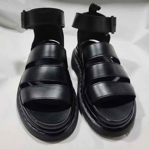 닥터마틴 가죽샌들 UK4사이즈(230~235)