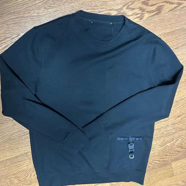 1017 ALYX 9sm 알릭스 트레이닝 맨투맨 스웻셔츠