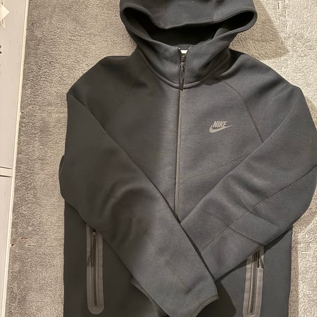 나이키 테크팩(Nike tech)