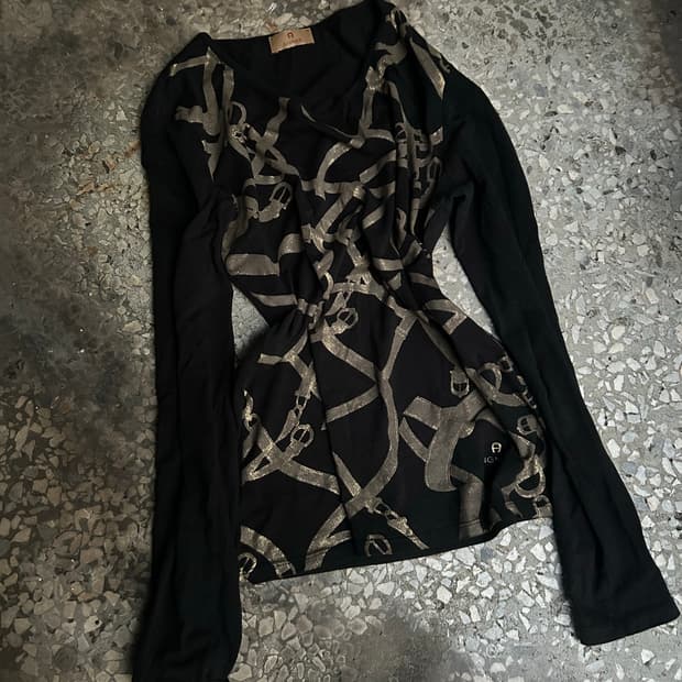 *rare* 2000s 펑크 아이그너 체인 글리터 블랙 롱슬리브