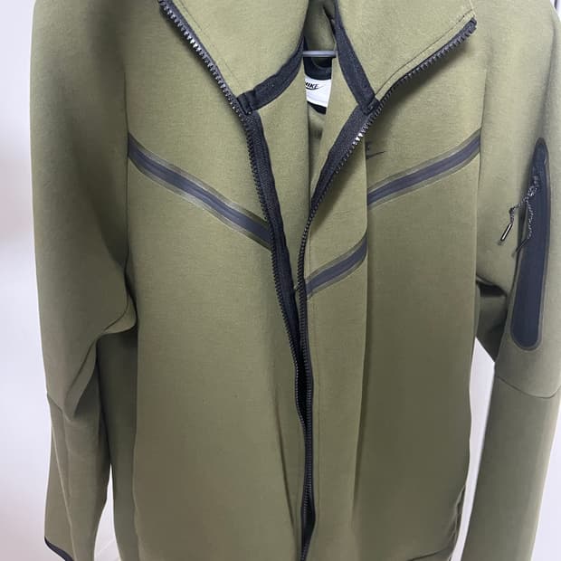 나이키 카키색 테크팩