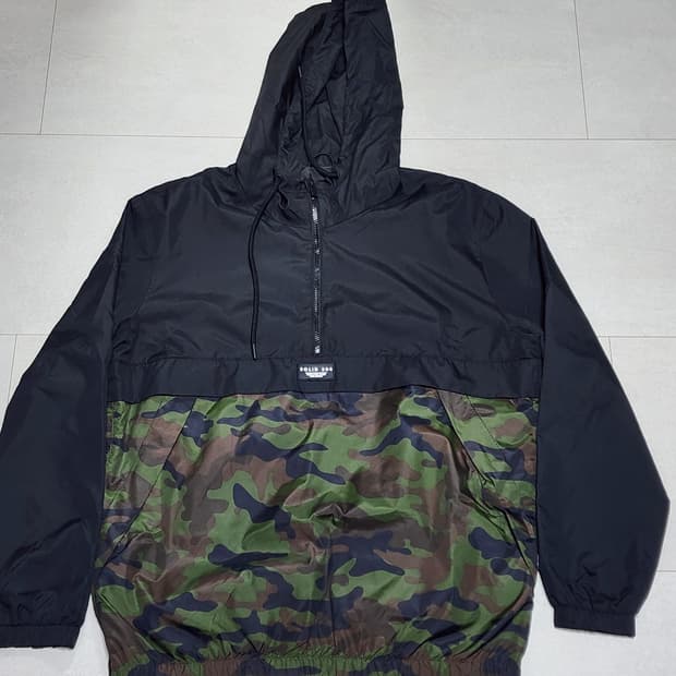 [M] 버쉬카 Bershka 카모 아노락