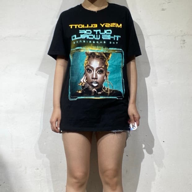 미시 엘리엇 2024 'Out of This World' 투어 티셔츠 M