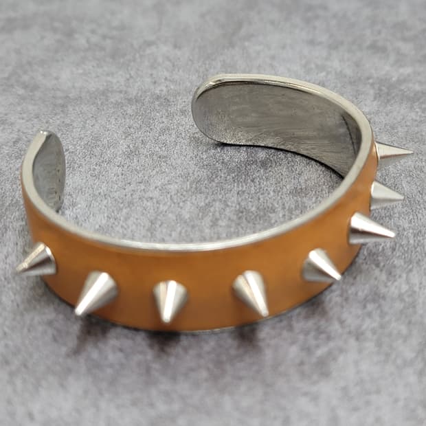 spike bangle