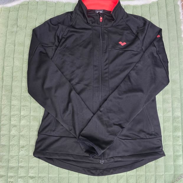 아레나 여성 집업