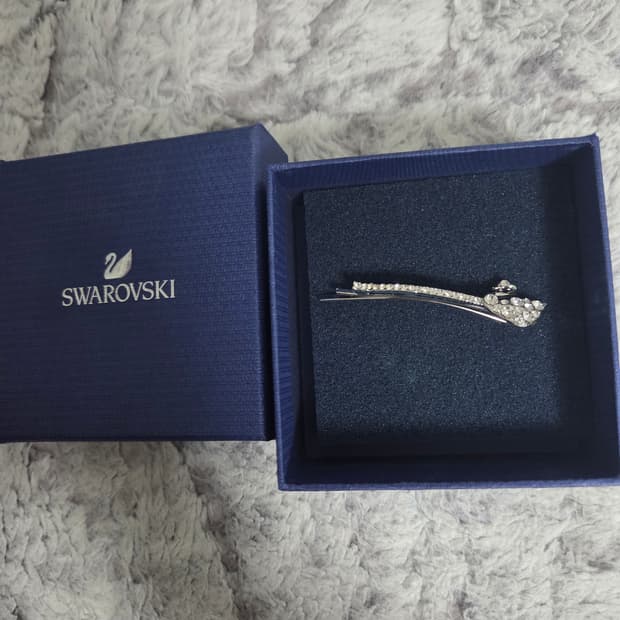 스와로브스키 삔