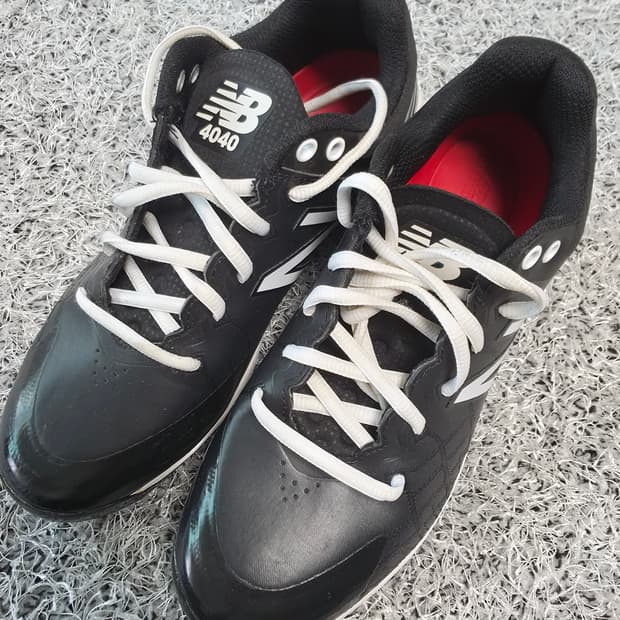 뉴발란스 L4040BK5 징일체형 야구화