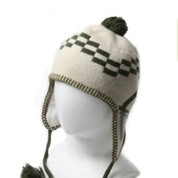 파타고니아 털방울 귀달이 모자 아이보리