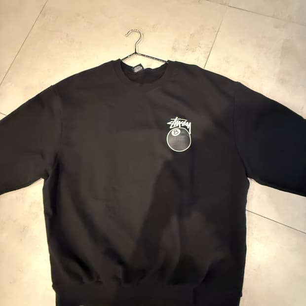 스투시 8볼 맨투맨 팝니다