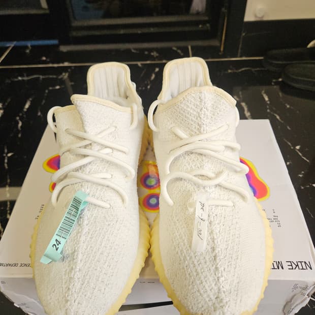 이지부스트350 크림화이트