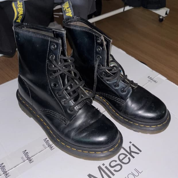 닥터마틴 1460 8홀