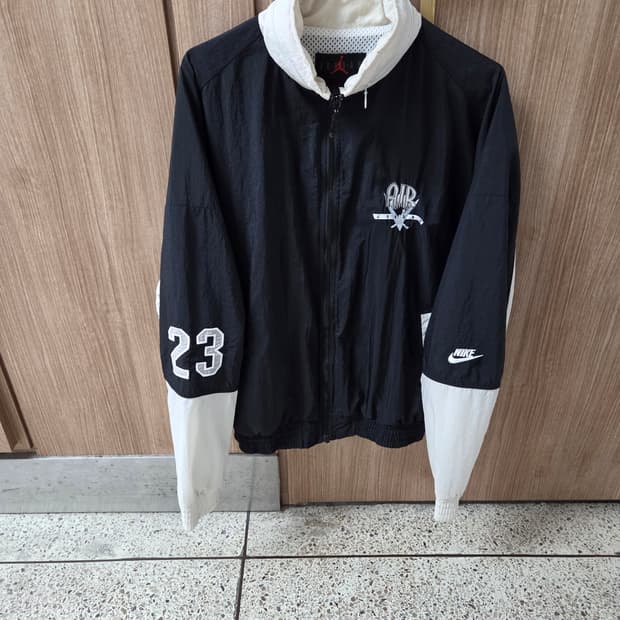 나이키 조던 바람막이 100