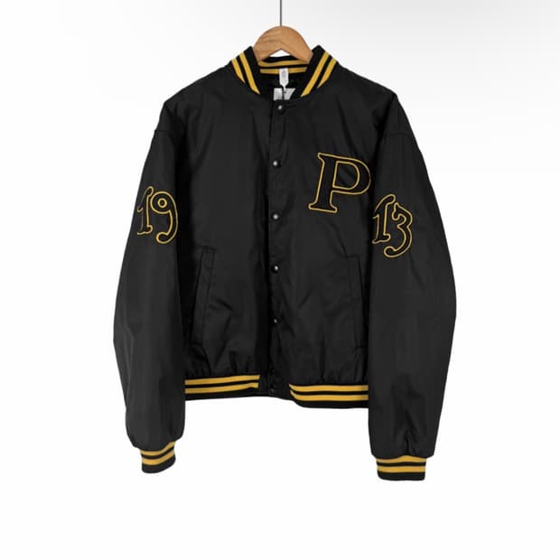 [L] 프라다 남성 로고 패치 리나일론 바시티 봄버 자켓 블랙