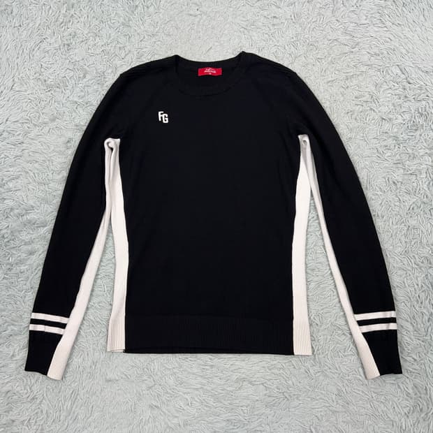 팬텀 여성 블랙&화이트 배색 니트 95