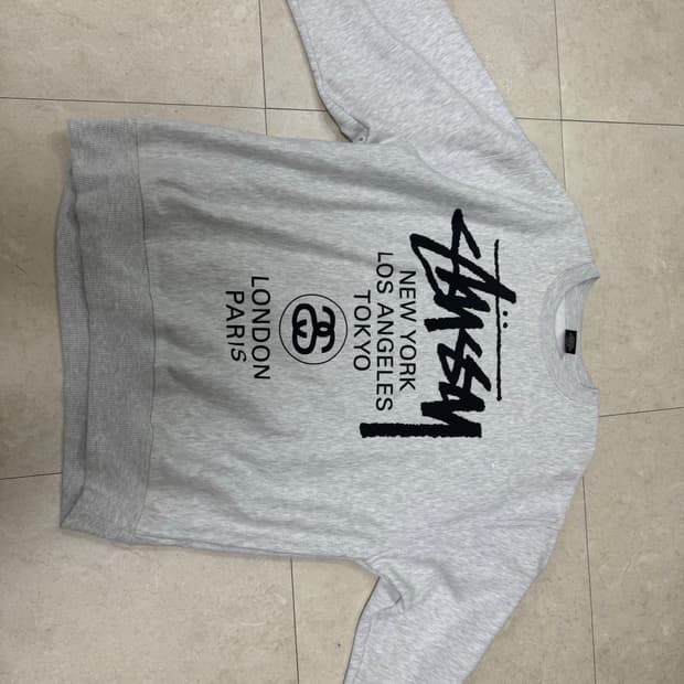 스투시 월드투어 그레이 맨투맨 판매합니다