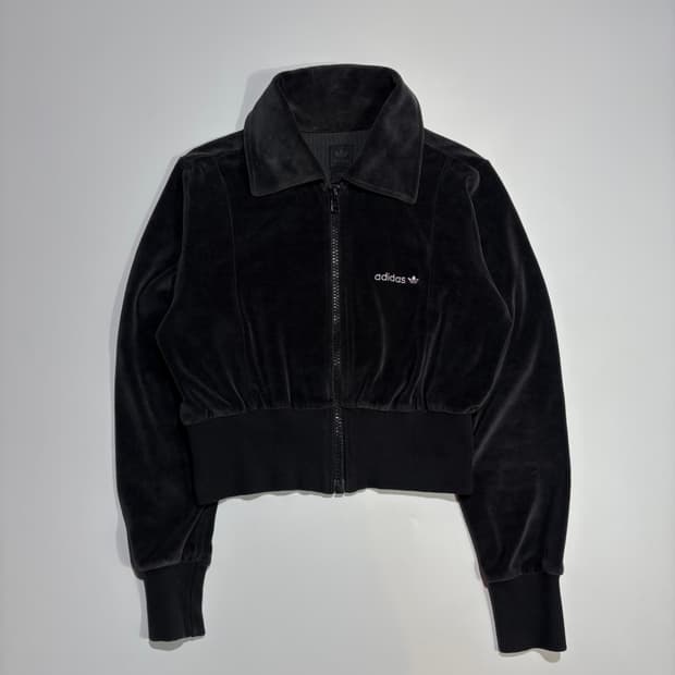 아디다스 오리지널스 벨벳 크롭 집업 자켓