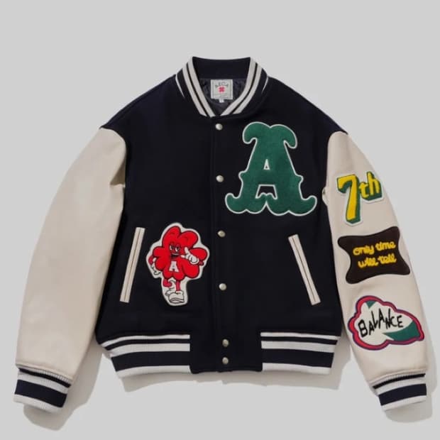 에이카화이트 바시티 자켓 M