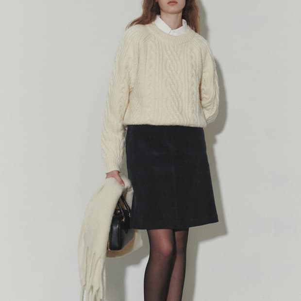 던스트 네이비 코듀로이 스커트