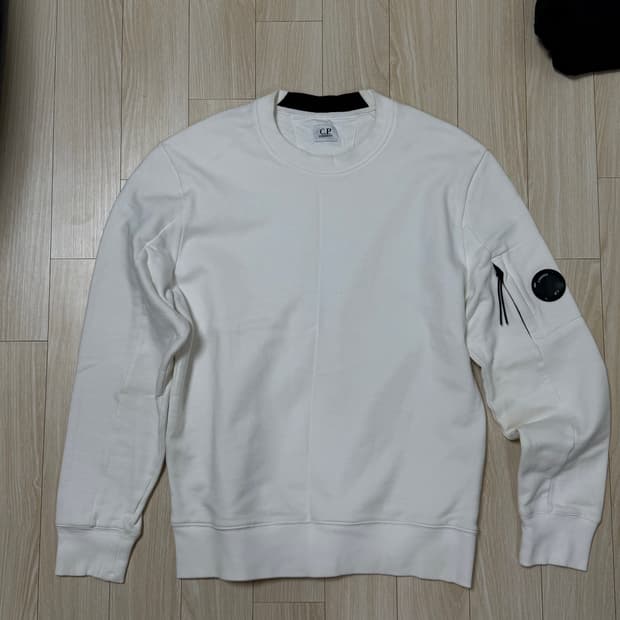 cp컴퍼니 맨투맨 m