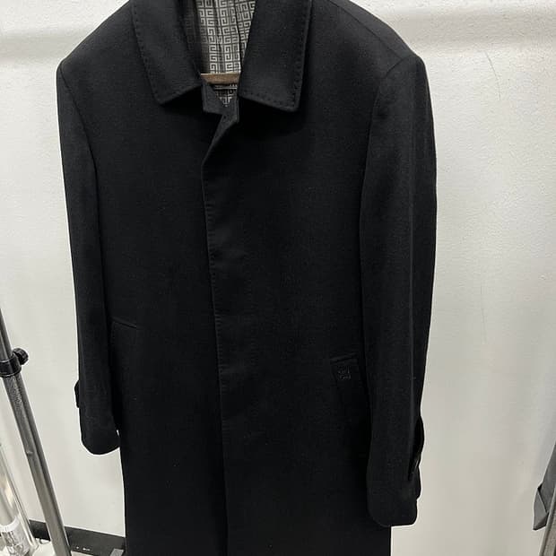 105) 지방시 캐시미어100% 발마칸 코트 