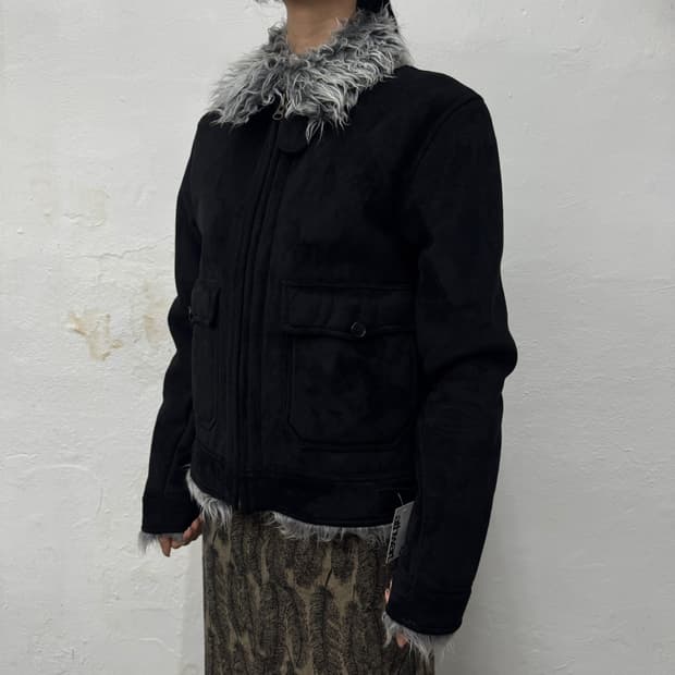 빔즈(BEAMS) 블랙컬러 아크릴 폴리 혼방 폭스 퍼 몰스킨 쇼트 자켓