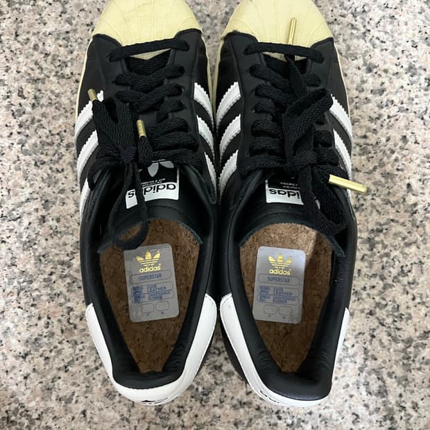 아디다스 슈퍼스타 프리미엄 블랙 화이트 255