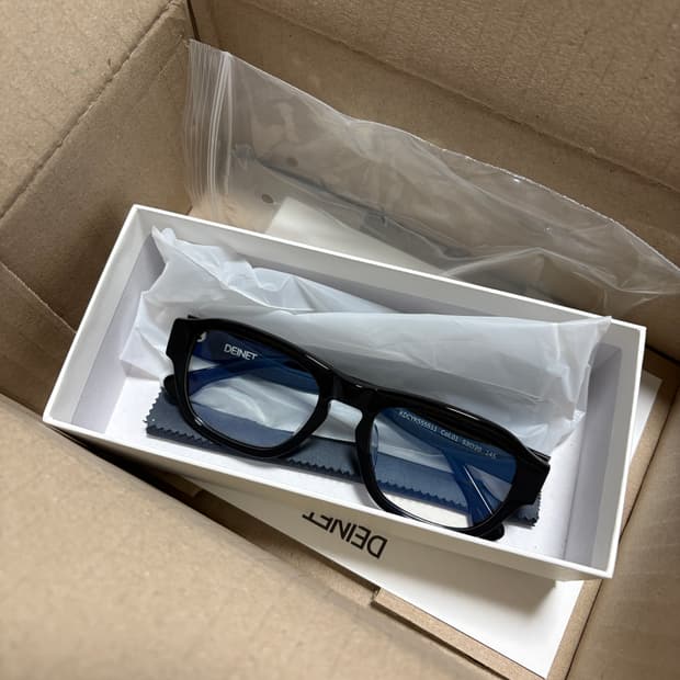 다이닛 안경테 DEINET SQUARE GLASSES IN BLA