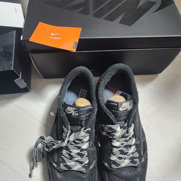 270 나이키 트레브 스캇 조던 블랙팬텀