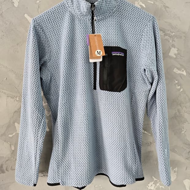 파타고니아 에어 집넥 M사이즈 새것
