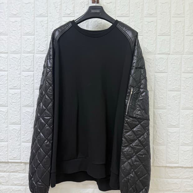 (22ss ) 준지 퀼팅 맨투맨 (L 4장일괄 구매시 이상품 드립니다)